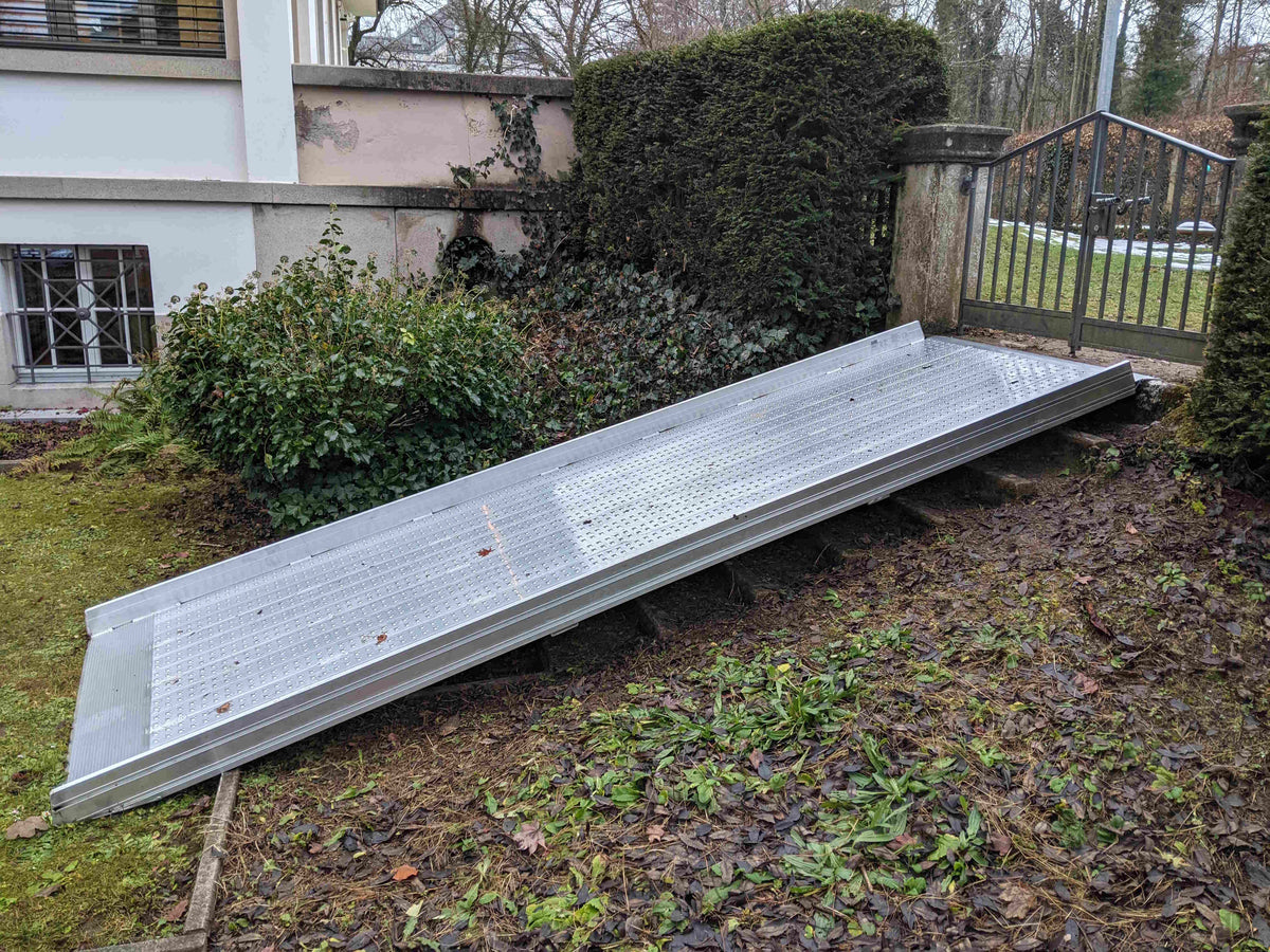 Rollstuhlbreitrampe Länge: 2m Breite: 1,2m