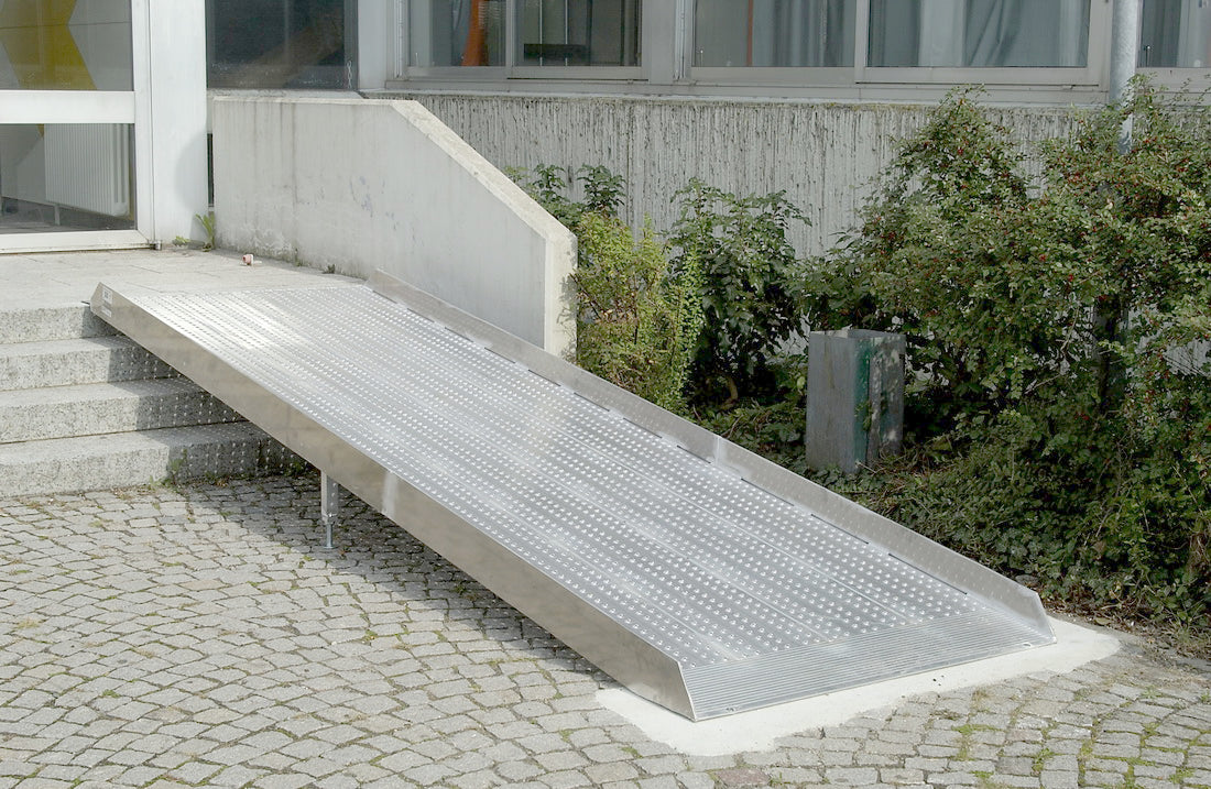 Rollstuhlbreitrampe Länge: 4,5m Breite: 1,2m