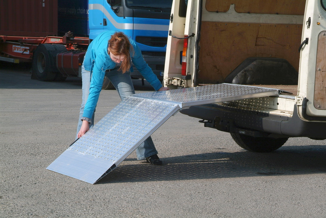 Kleinrampe Faltbar Länge: 3m Breite: 0,8m Tragfähigkeit/Stück: 565kg