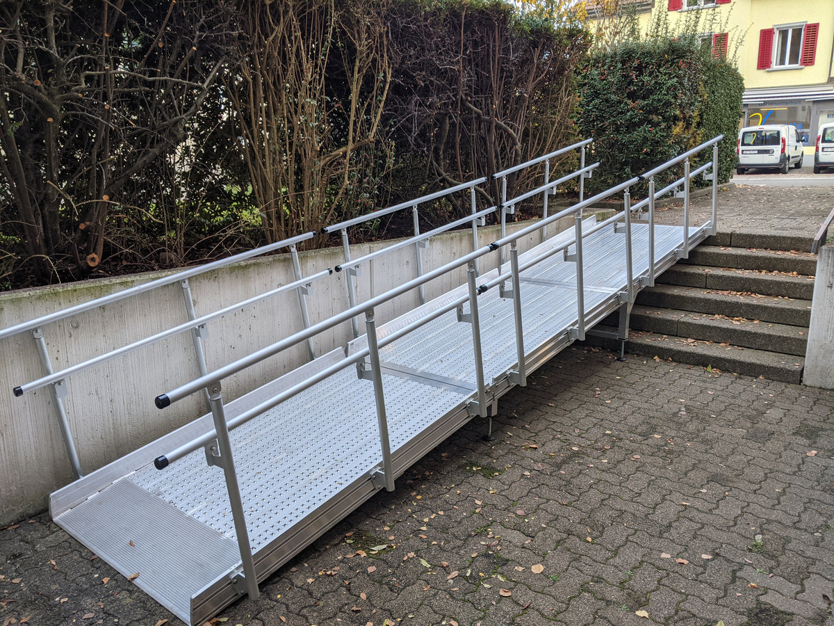 Rollstuhlbreitrampe Länge: 6m Breite: 0,8m