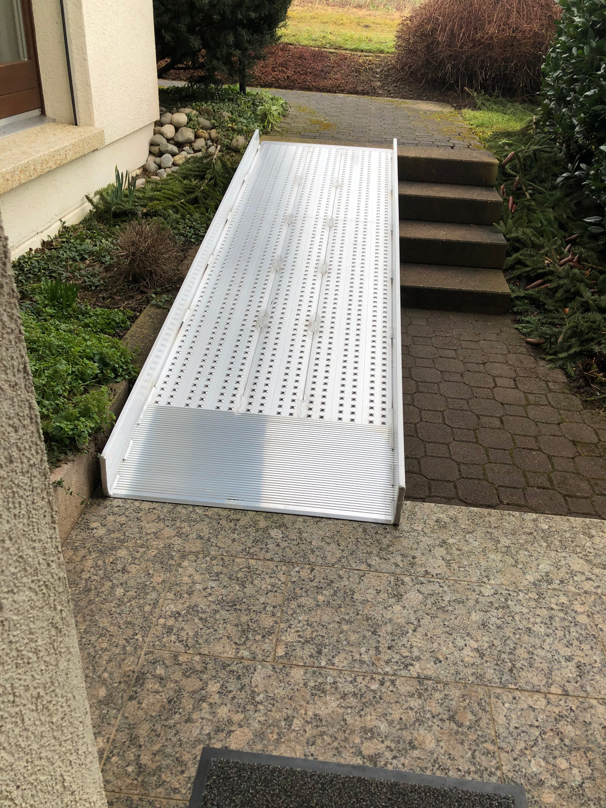 Rollstuhlbreitrampe Länge: 3m Breite: 0,8m
