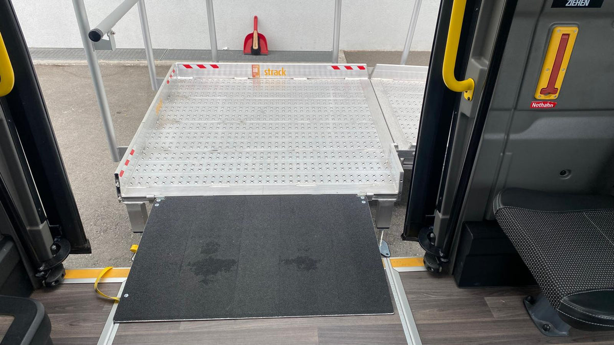 Fahrzeugeinstiegsrampe Länge: 3,5m Breite: 1m Tragfähigkeit: 400kg