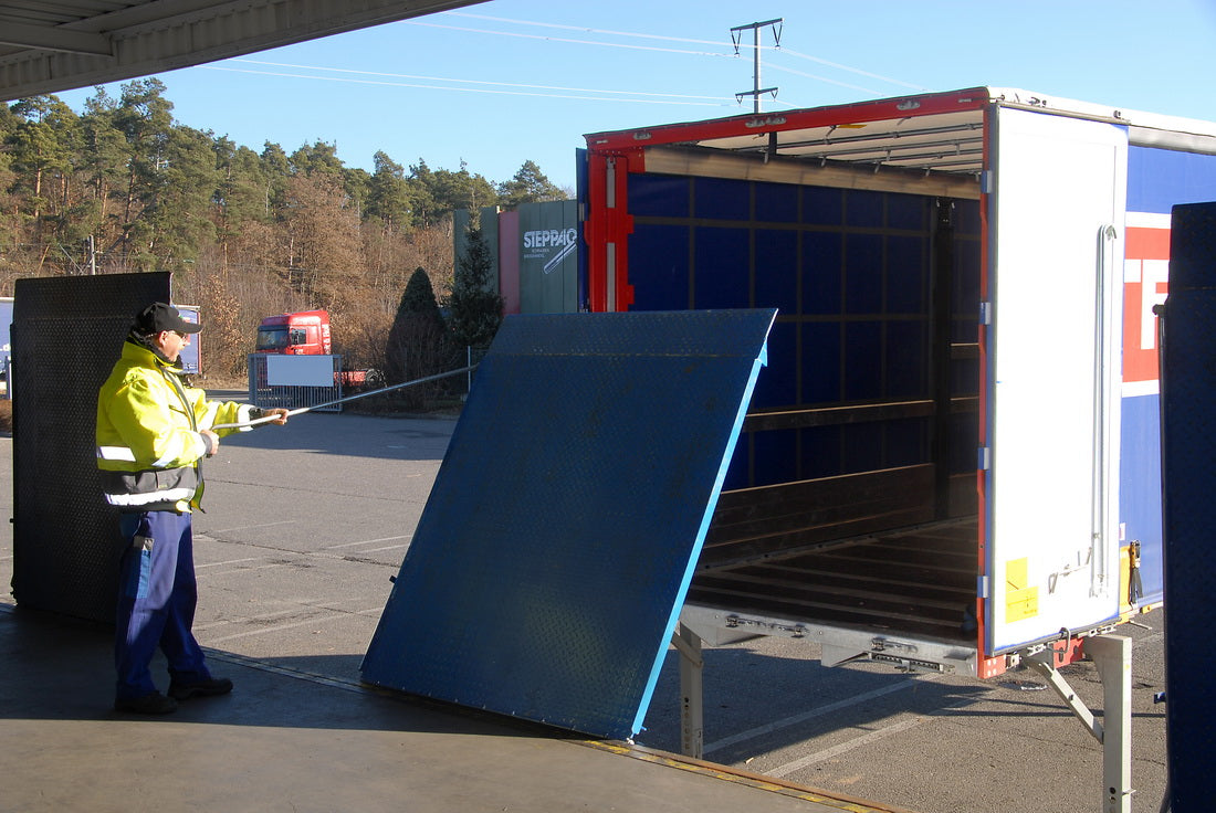 Rampenladebrücke | Seitenverschiebbar | Länge: 2m | Breite: 2m | Tragfähigkeit: 6000 Kg