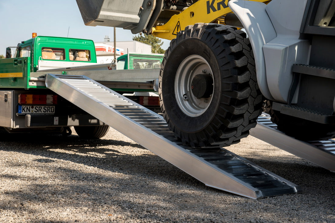 Lastrampe Gross | Länge: 4,5m | Breite: 0,46m | Tragfähigkeit/Paar: 3950Kg