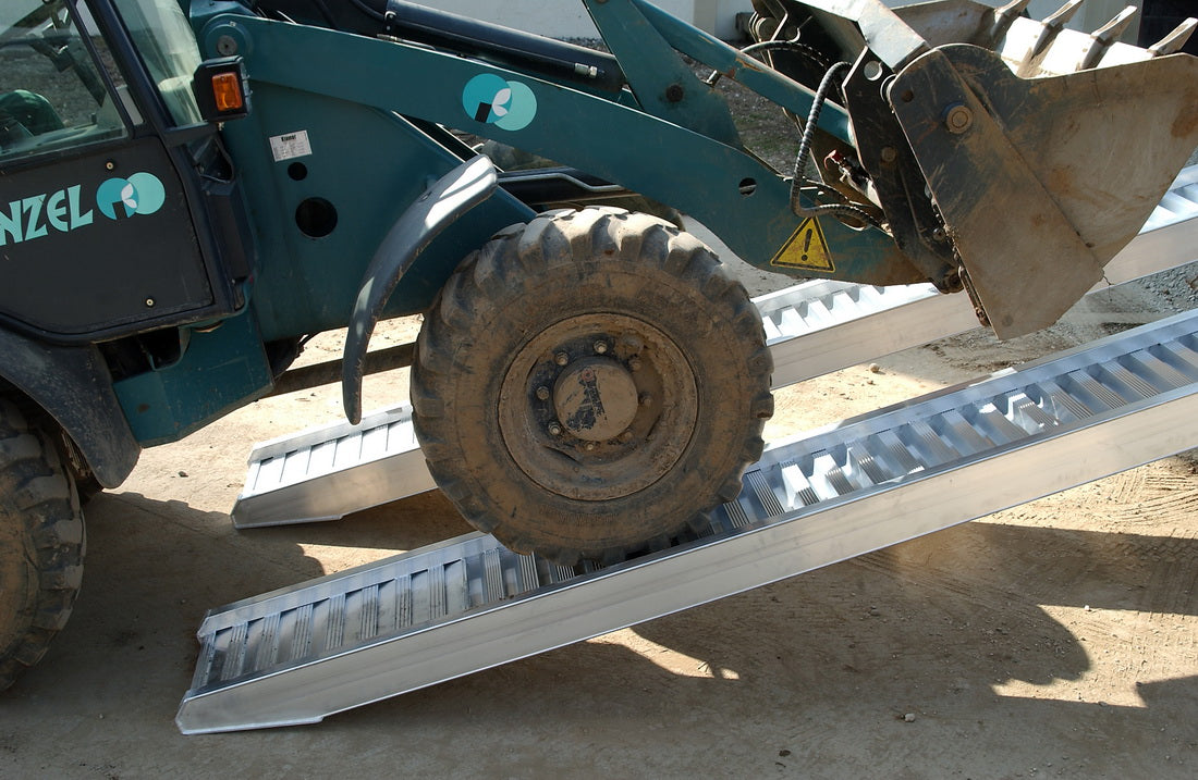 Lastrampe Klein | Länge: 1,62m | Breite: 0,305m | Tragfähigkeit/Paar: 2630Kg